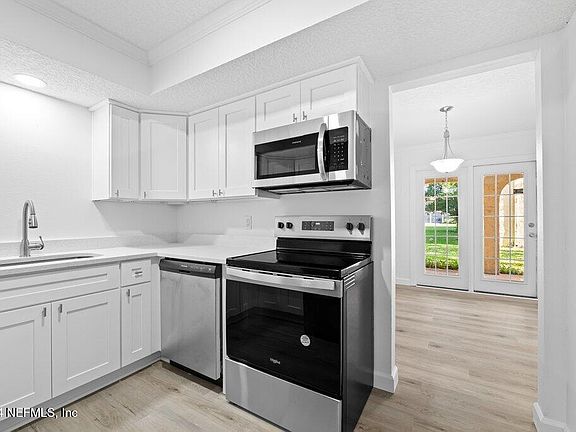 4th image of 6515 LA MIRADA Drive W #7