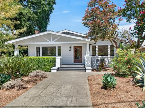 425 Tucker Street, Healdsburg, CA 95448