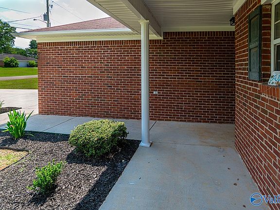 3rd image of 205 Brook Wind Dr
