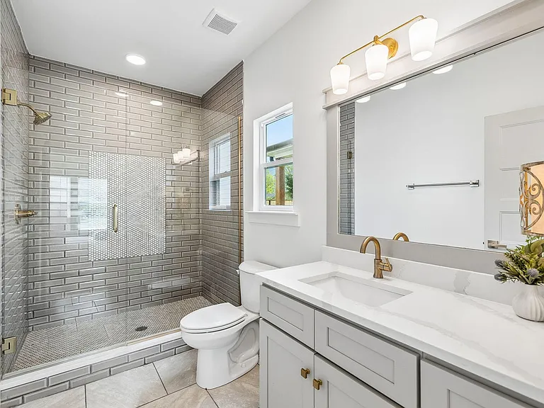 106 N Moss Ave #A — Photo 10
