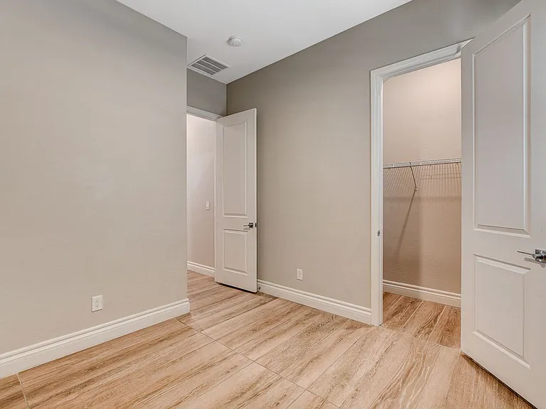 4124 Elegant Chateau St — Photo 6