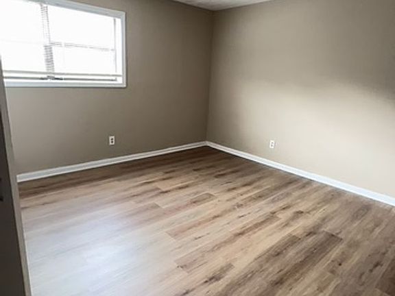4th image of 600 Frank Hall Jr St APT 7