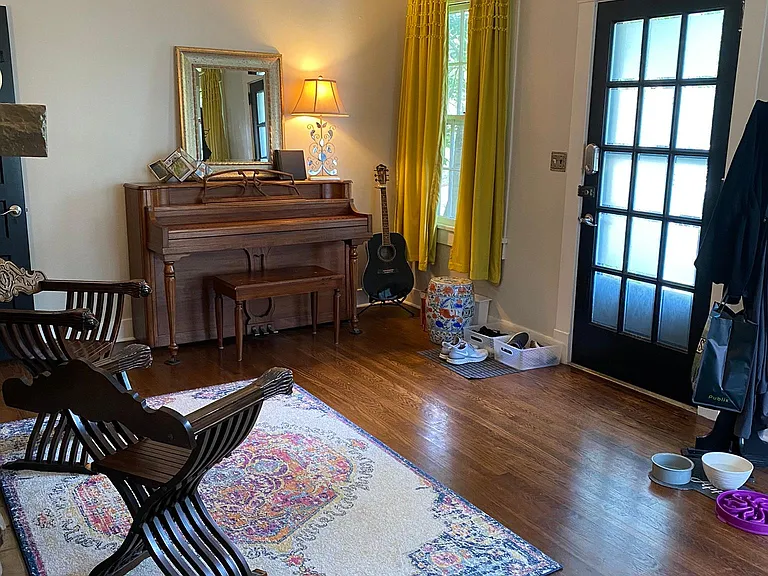 Froont Room