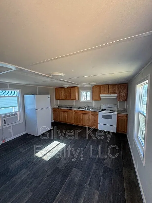 2 bed, 1.0 bath, $925 — Photo 4