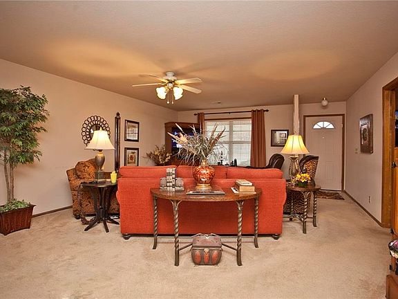5th image of 1825 S 24th St #1827