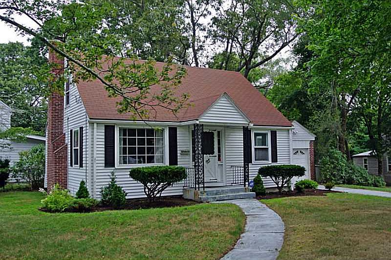 1st image of 61 Parkway Dr