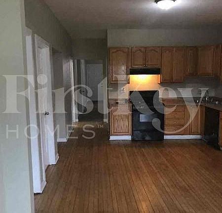 4th image of 2738 Ridgeland Ave