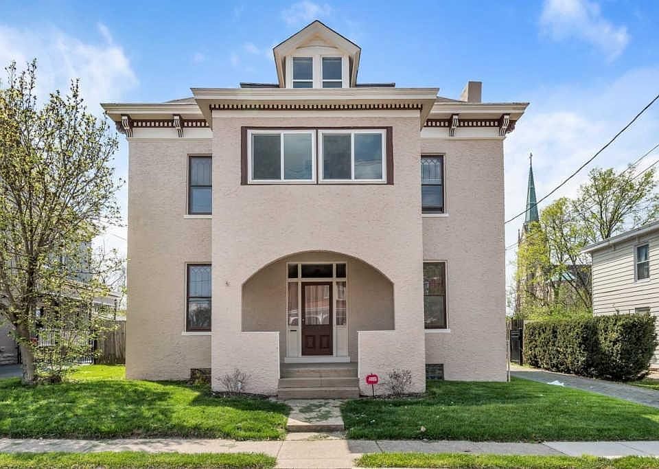 1st image of 2719 Hackberry St #3