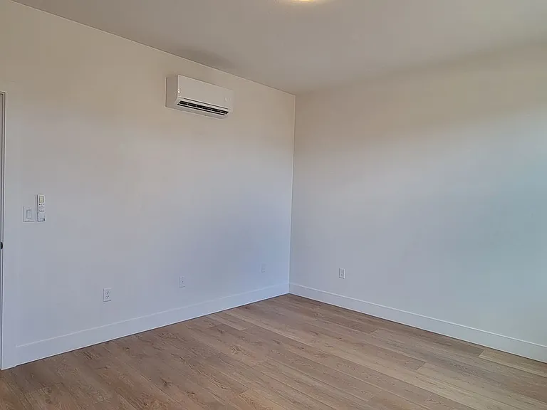 1167 NW Michelbook Ln — Photo 10