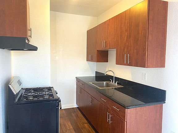 3rd image of 849 S Oxford Ave #306