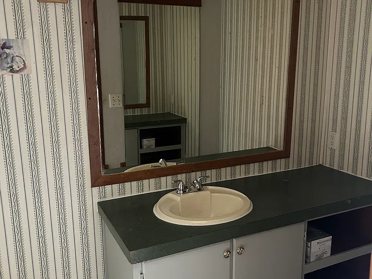 100 Oxford Cir #409 — Photo 9