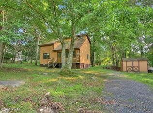 126 Starview Dr, Dingmans Ferry, PA 18328