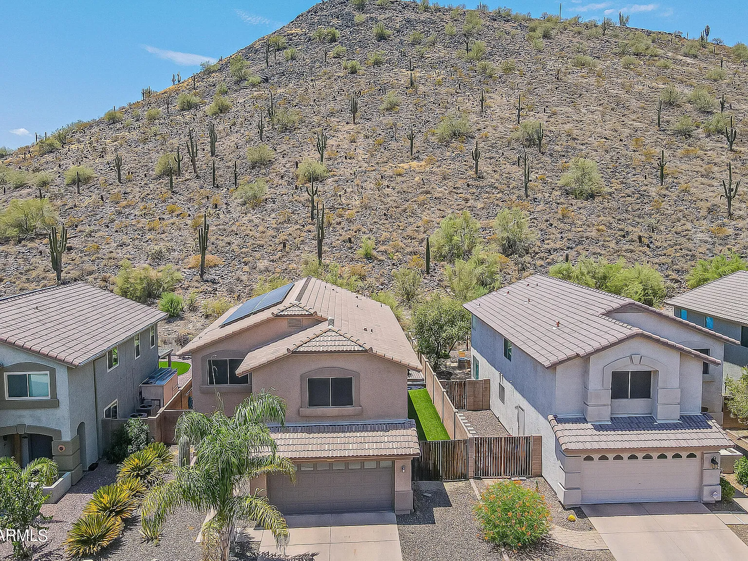 5 bed, 2.5 bath, 2490 sqft, $3,750 — Photo 3