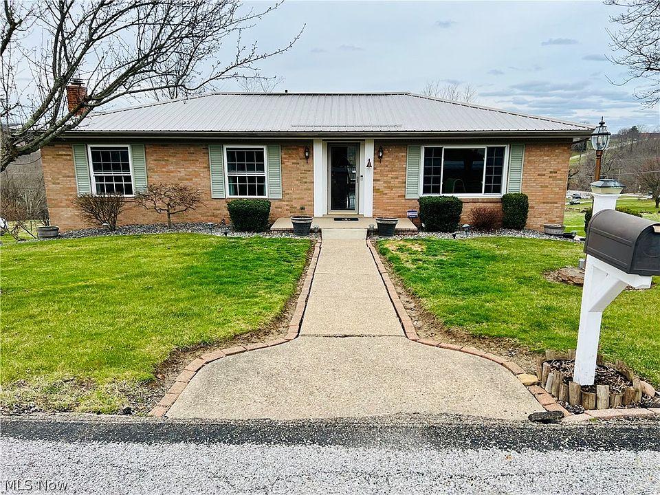 1st image of 572 Della Dr