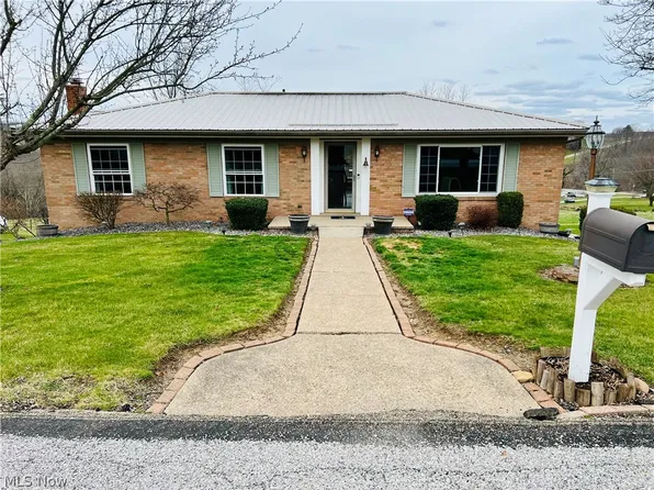 572 Della Dr, Bloomingdale, OH 43910
