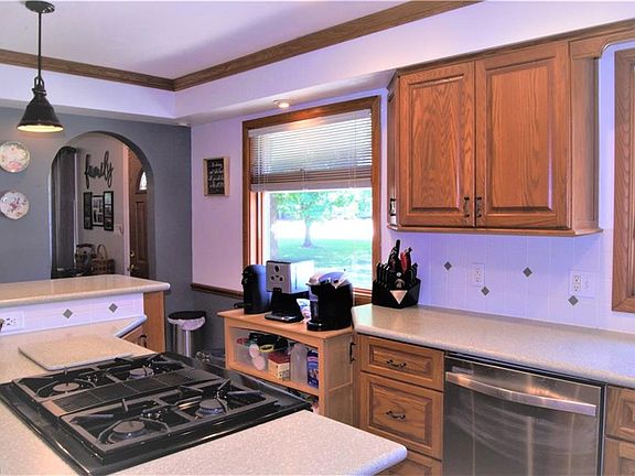 5th image of 118 Clement Ave