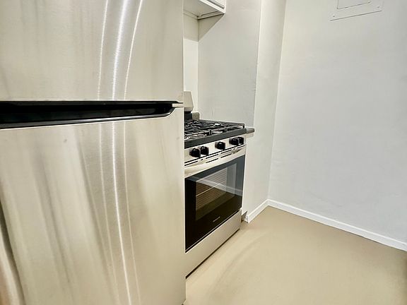 5th image of 525 E 82nd St APT 5-A