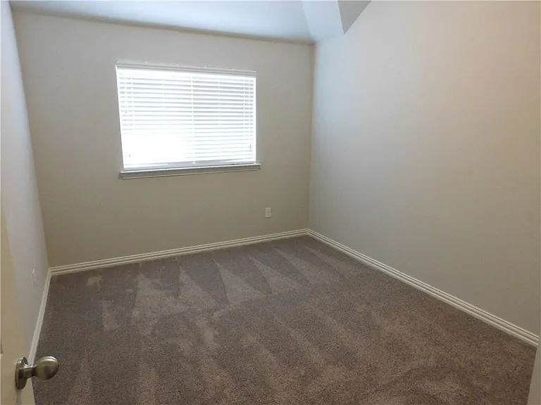 2555 Adam Ln — Photo 11