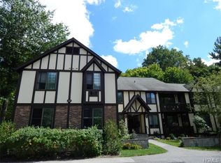 12-8 Foxwood Dr, Pleasantville, NY 10570