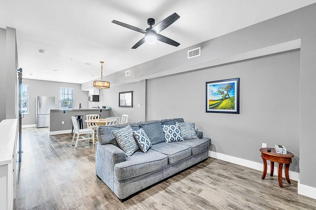 2 bed, 2.0 bath, 1500 sqft, $2,970 — Photo 3