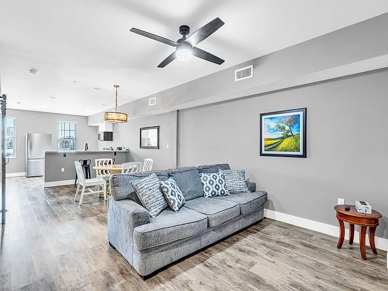 109 E Orchard Loop — Photo 3
