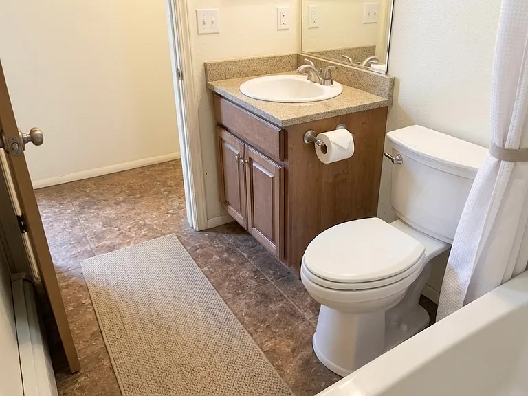 2907 Riverside Dr — Photo 5