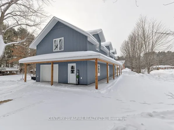 32 Wilson St, Laurentian Hills, ON K0J 1J0