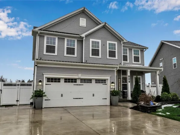 107 Founders Lake Ct, Amherst, NY 14228