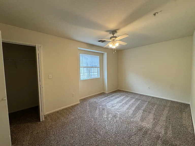 600 Hosking Ave (Golden Valley Luxury Apartments) — Photo 12