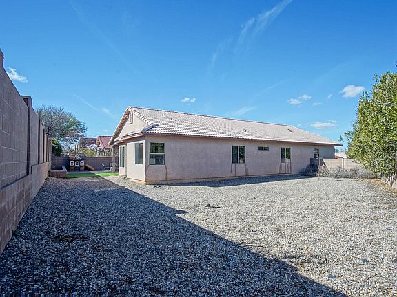 3rd image of 5298 Planada Dr