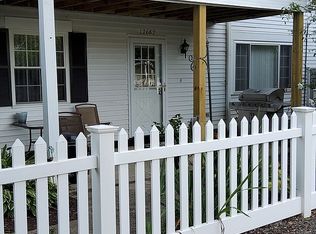 17682 E Brook Trl, Chagrin Falls, OH 44023