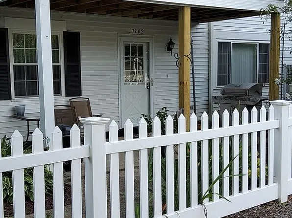 17682 E Brook Trl, Chagrin Falls, OH 44023