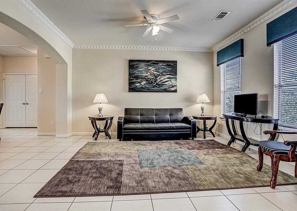1st image of 2078 Laverne St Unit 4