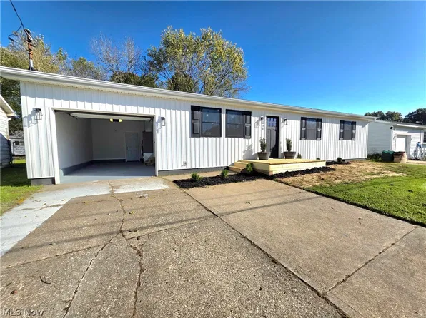 94 Elm St, Parkersburg, WV 26142