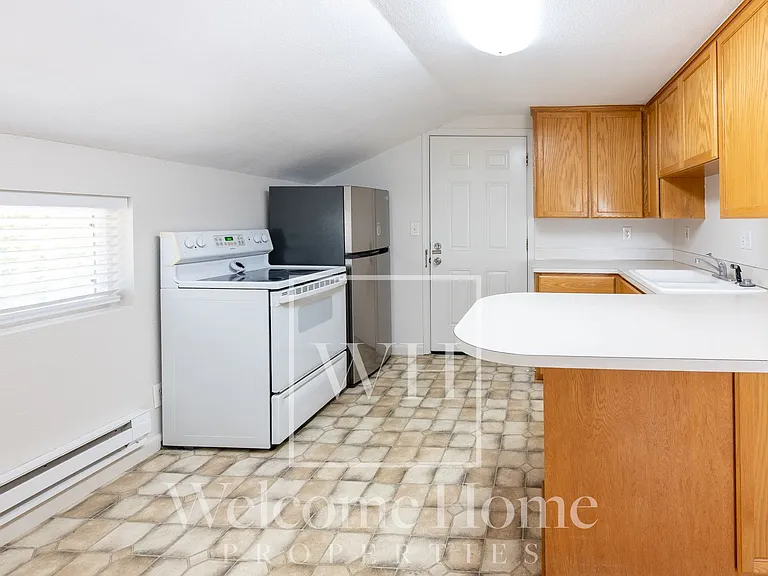 115 SE 3rd St — Photo 6
