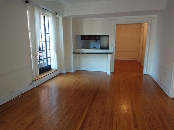 4th image of 10 Park Ave #24A