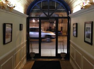 856 W Montrose Ave #2, Chicago, IL 60613