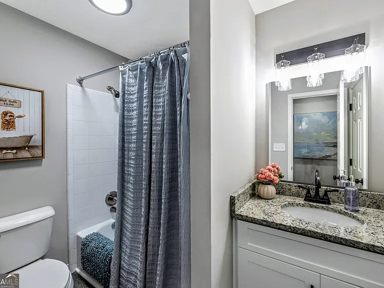 2660 Indian Lake Dr — Photo 24