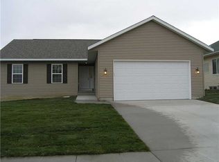 2614 Bryant Blvd SW, Cedar Rapids, IA 52404