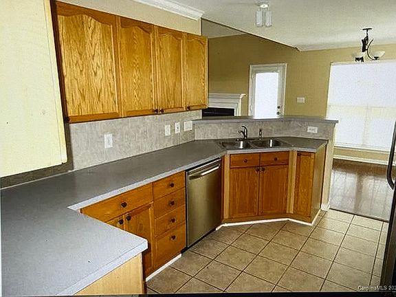 5th image of 4867 Aldridge Pl NW