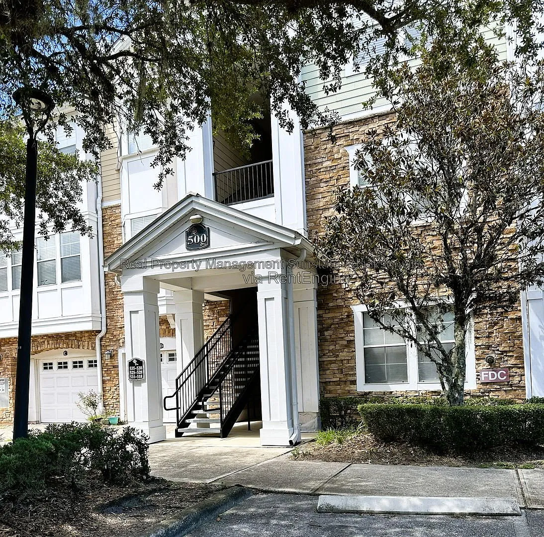 1 bed, 1.0 bath, 1012 sqft, $1,425 — Photo 1