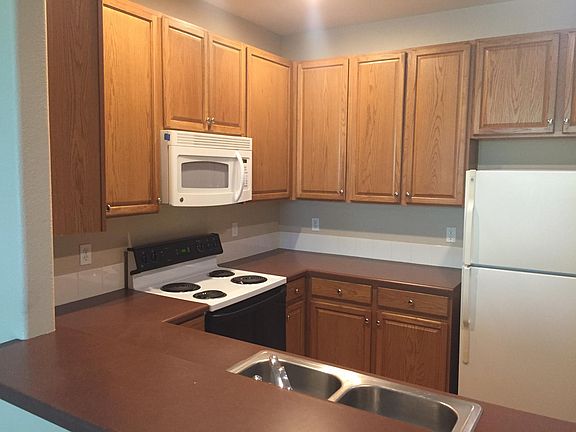 Kitchen breakfast bar