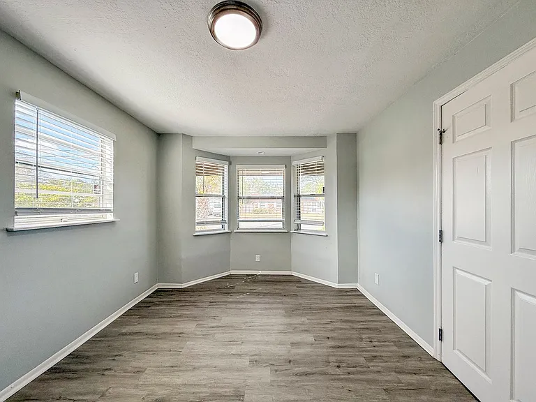 7740 Arble Dr — Photo 11