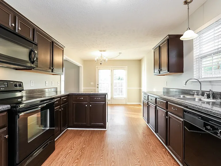 8864 Cressent Glen Ct — Photo 7