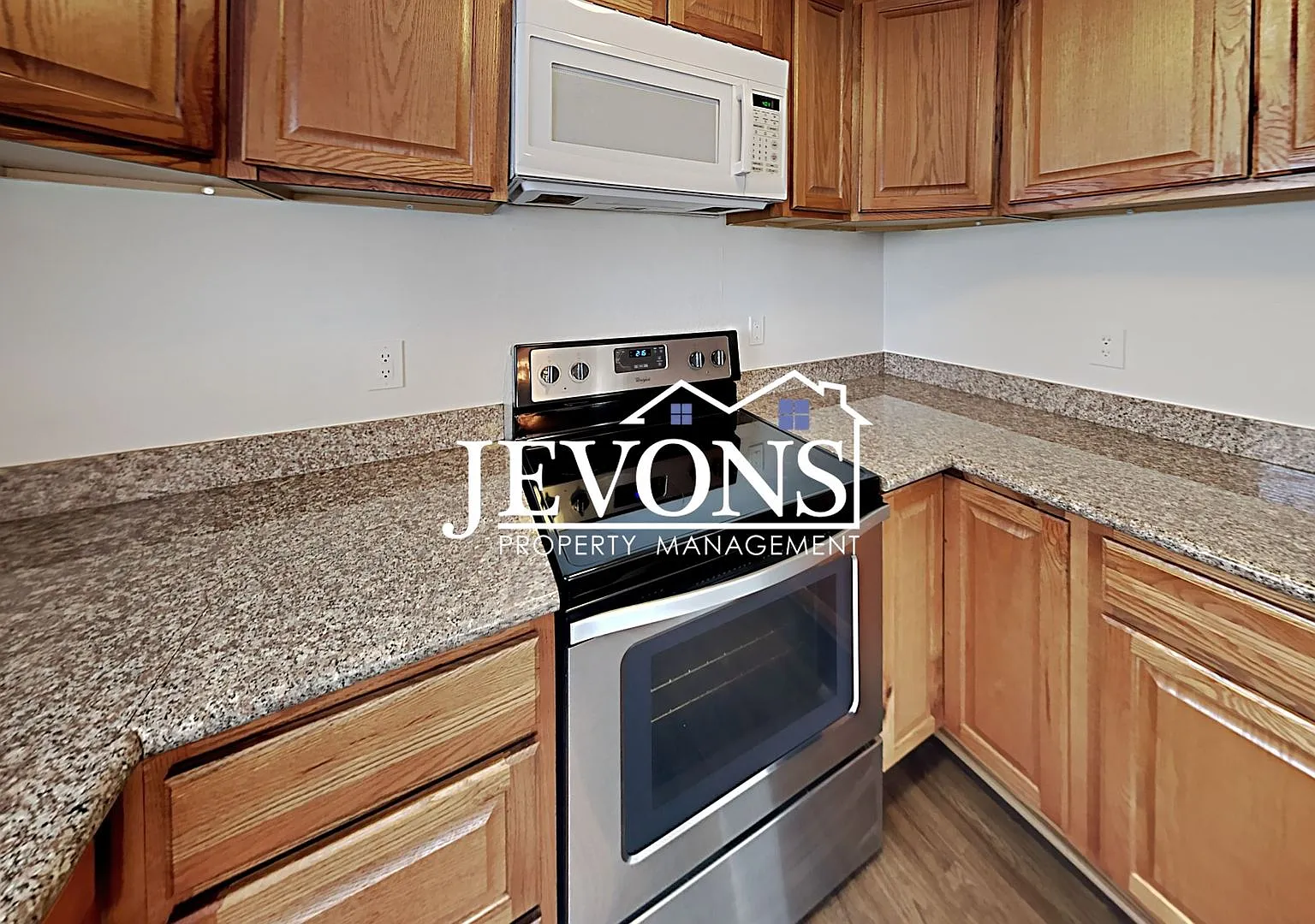 Tacoma duplex near University of Puget Sound — Photo 3