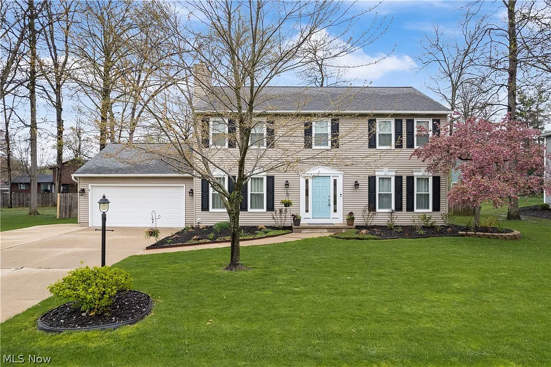 20724 Forestwood Dr photo 1