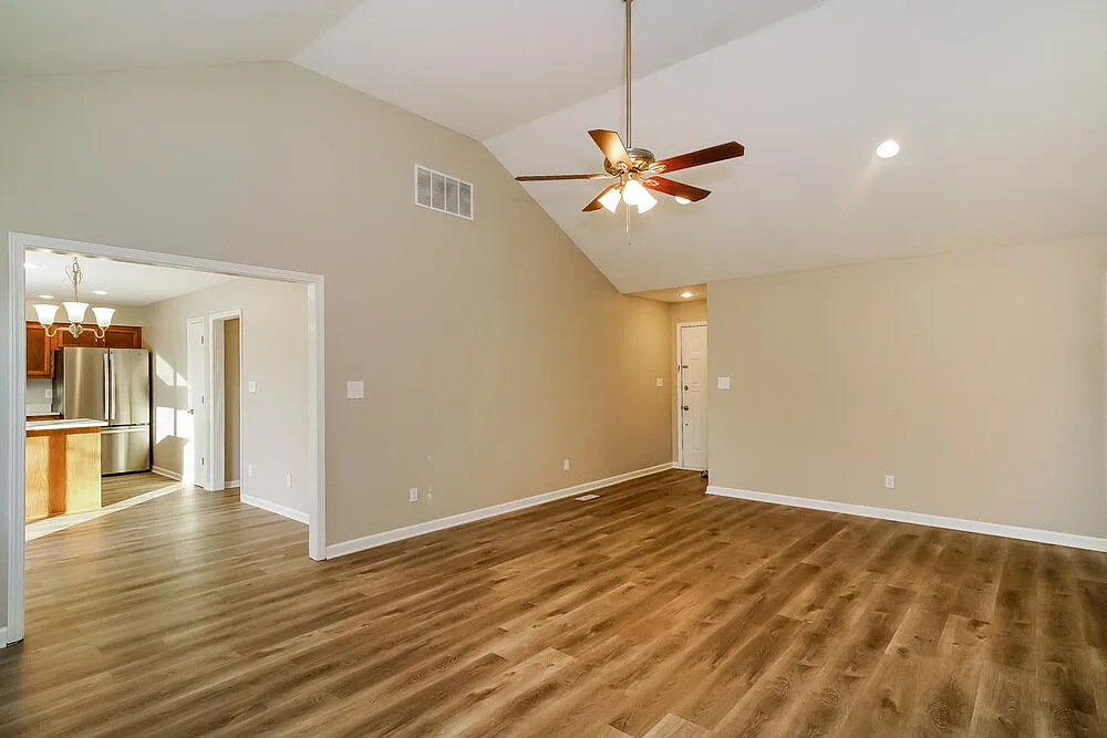 3 bed, 2.0 bath, 1497 sqft, $2,730 — Photo 4