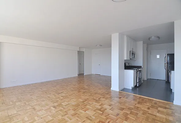 Rented by Nest Seekers International | media 38