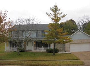 389 Clarendon Ln, Saint Charles, MO 63301