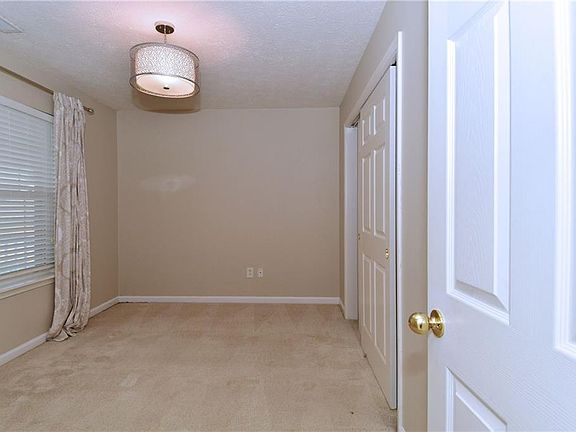 5th image of 2302 Black Gold Dr